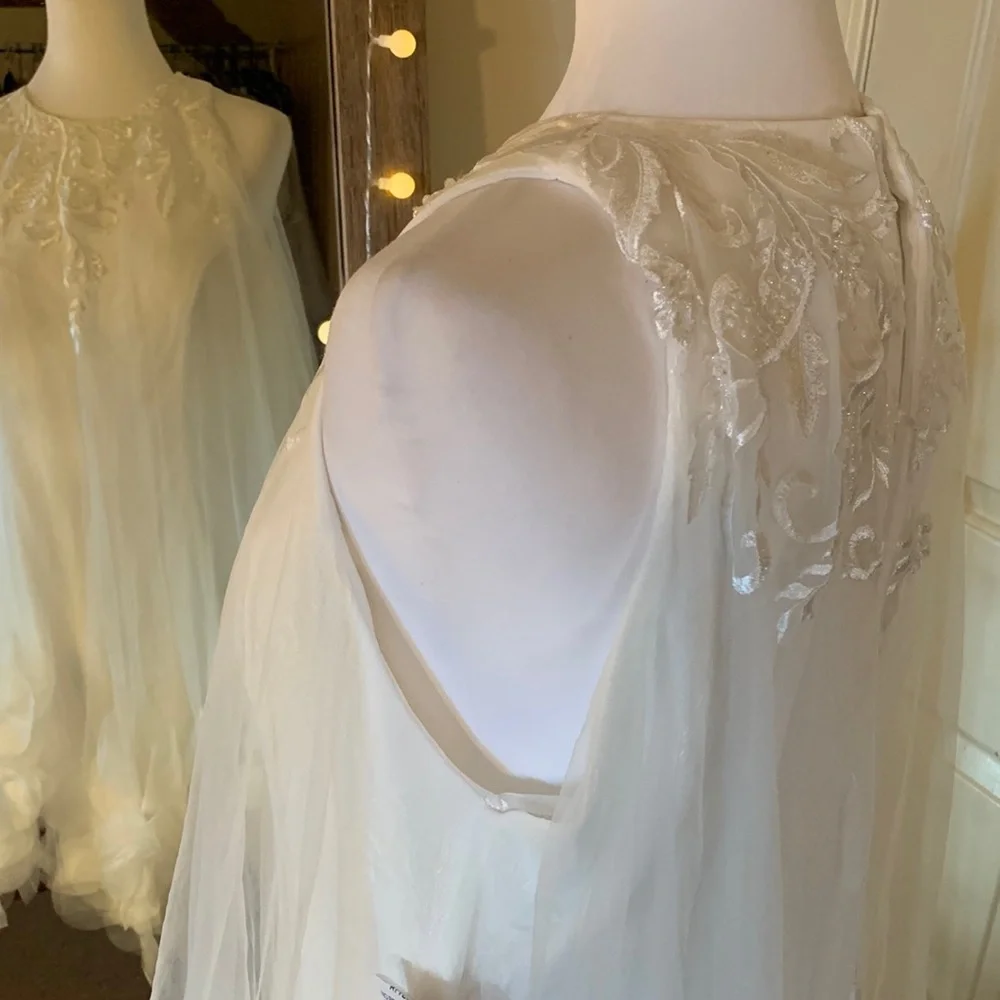 Mac Duggal White Floral Appliqué Tulle Cocktail Dress - Picture 11 of 16
